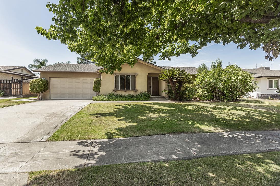 1553 W Palo Alto Ave, Fresno, CA 93711