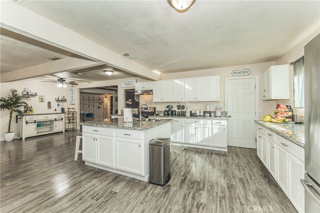 2467 S Holloway Ave, Fresno, CA 93725