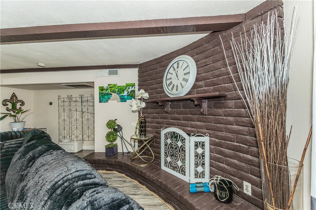 2467 S Holloway Ave, Fresno, CA 93725