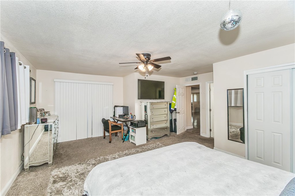 2467 S Holloway Ave, Fresno, CA 93725