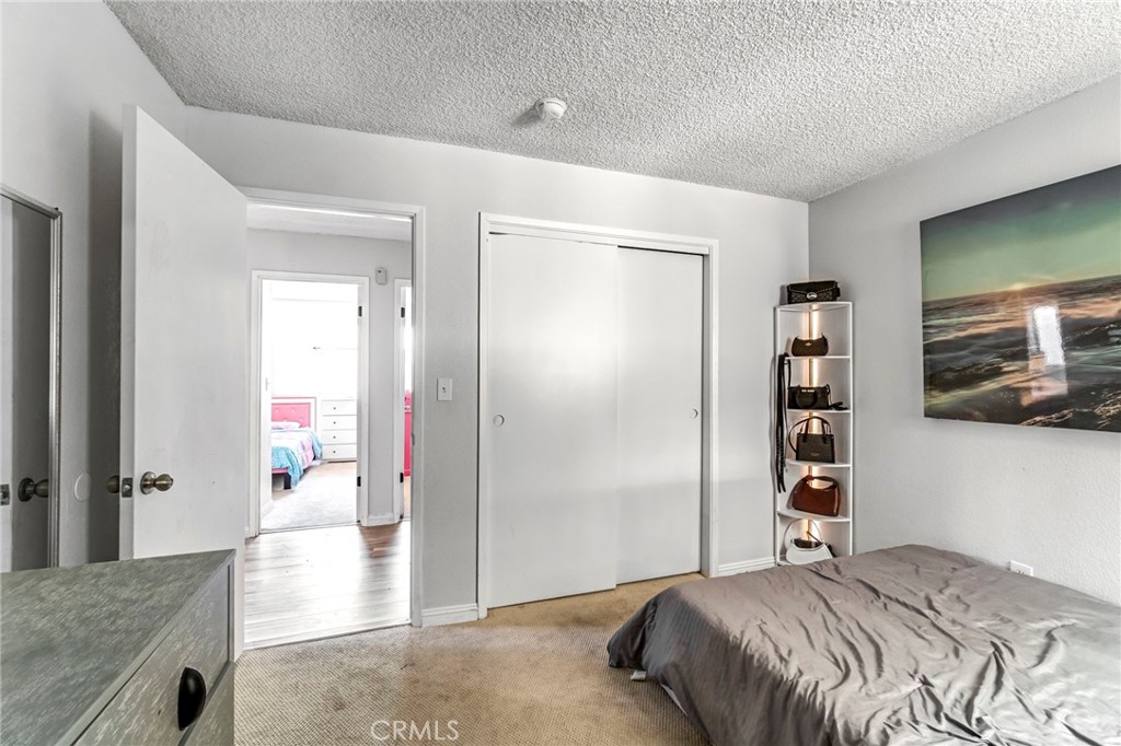 4883 E Geary St, Fresno, CA 93725