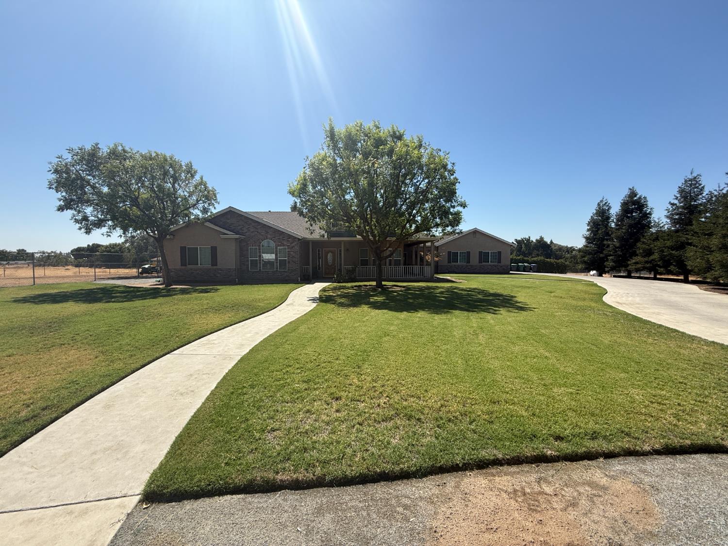 835 N Hornet Ave, Fresno, CA 93737