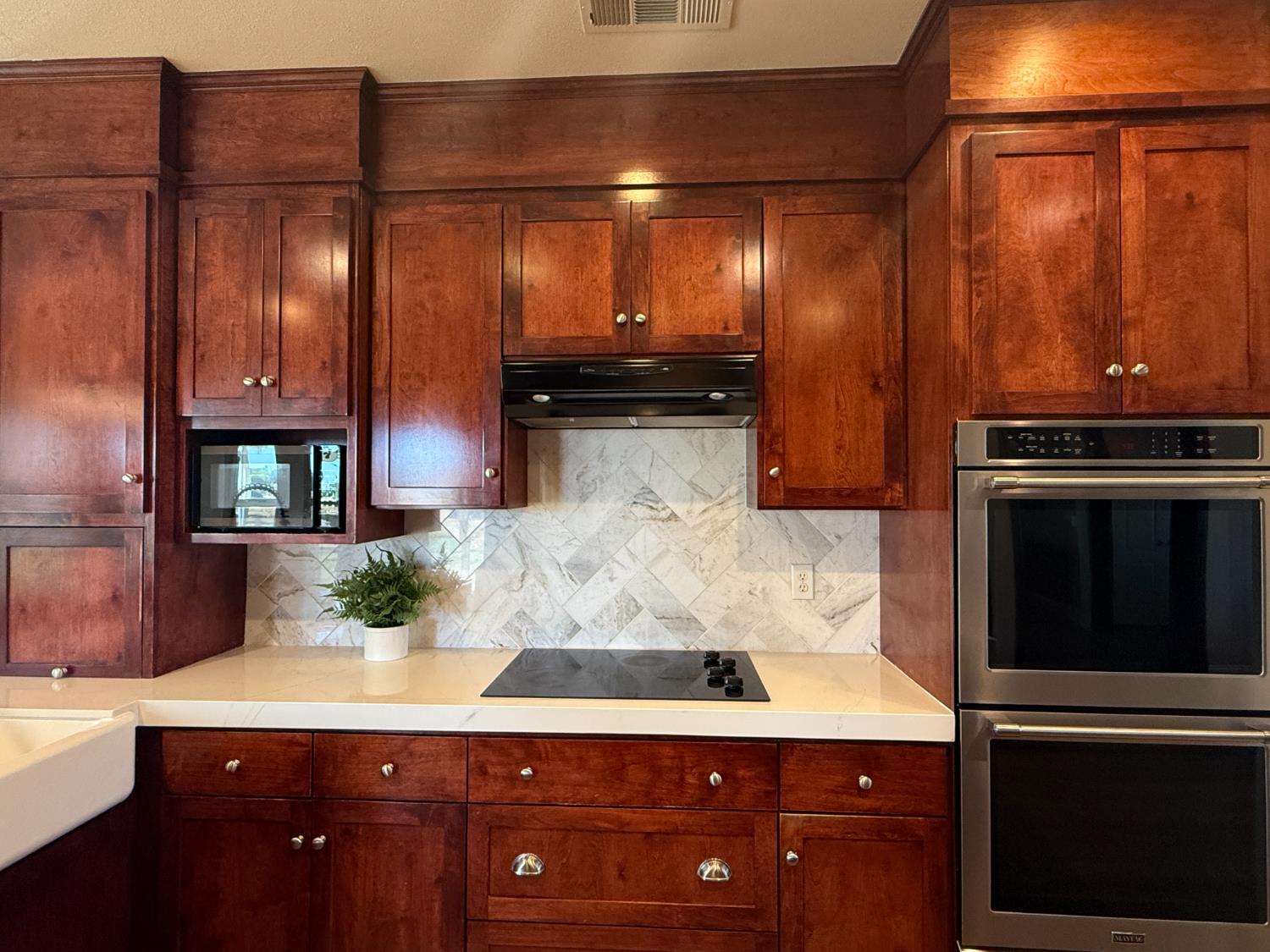 835 N Hornet Ave, Fresno, CA 93737