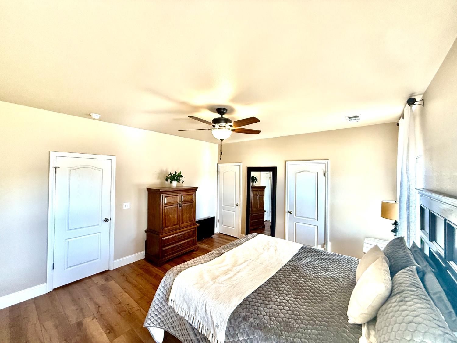 835 N Hornet Ave, Fresno, CA 93737