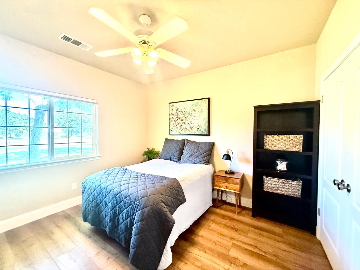 835 N Hornet Ave, Fresno, CA 93737