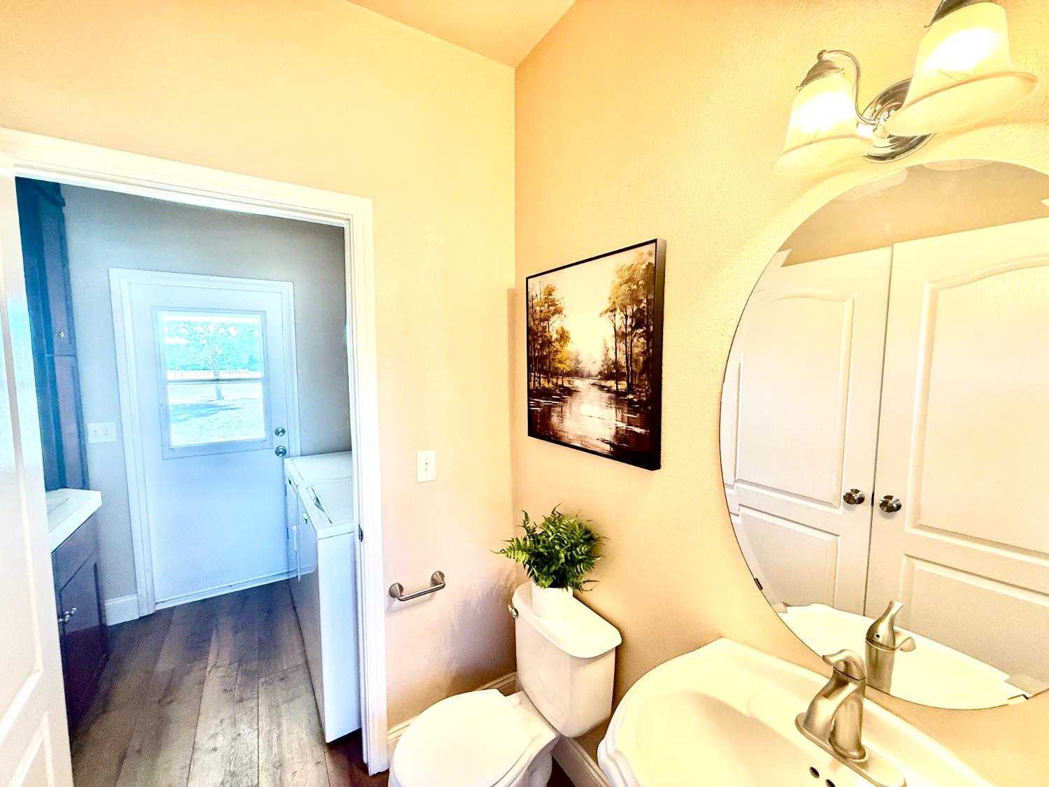 835 N Hornet Ave, Fresno, CA 93737