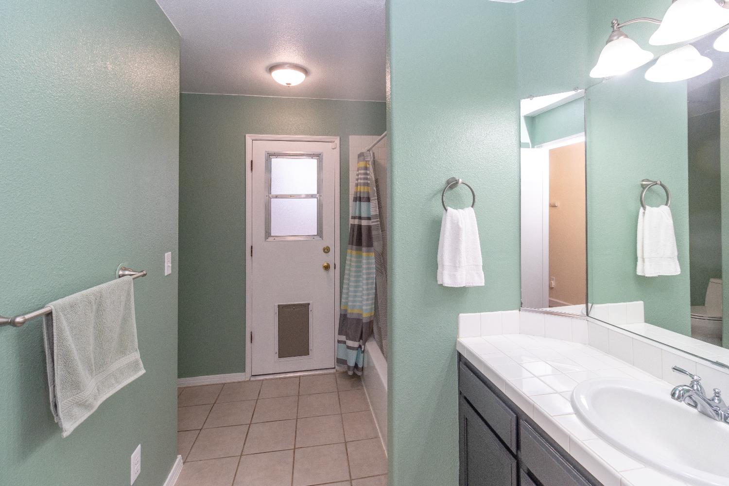 5504 W Browning Ave, Fresno, CA 93722