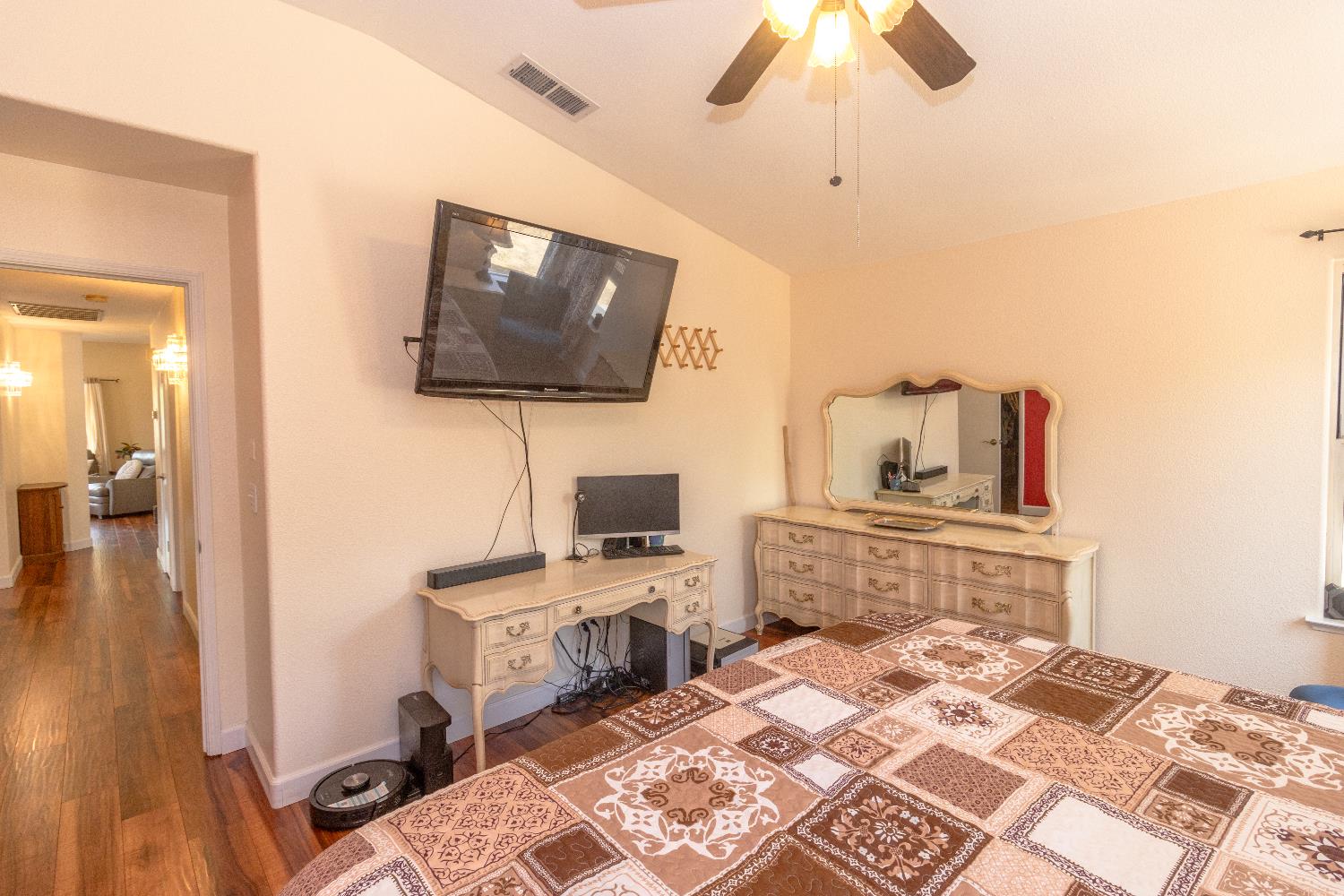 5504 W Browning Ave, Fresno, CA 93722