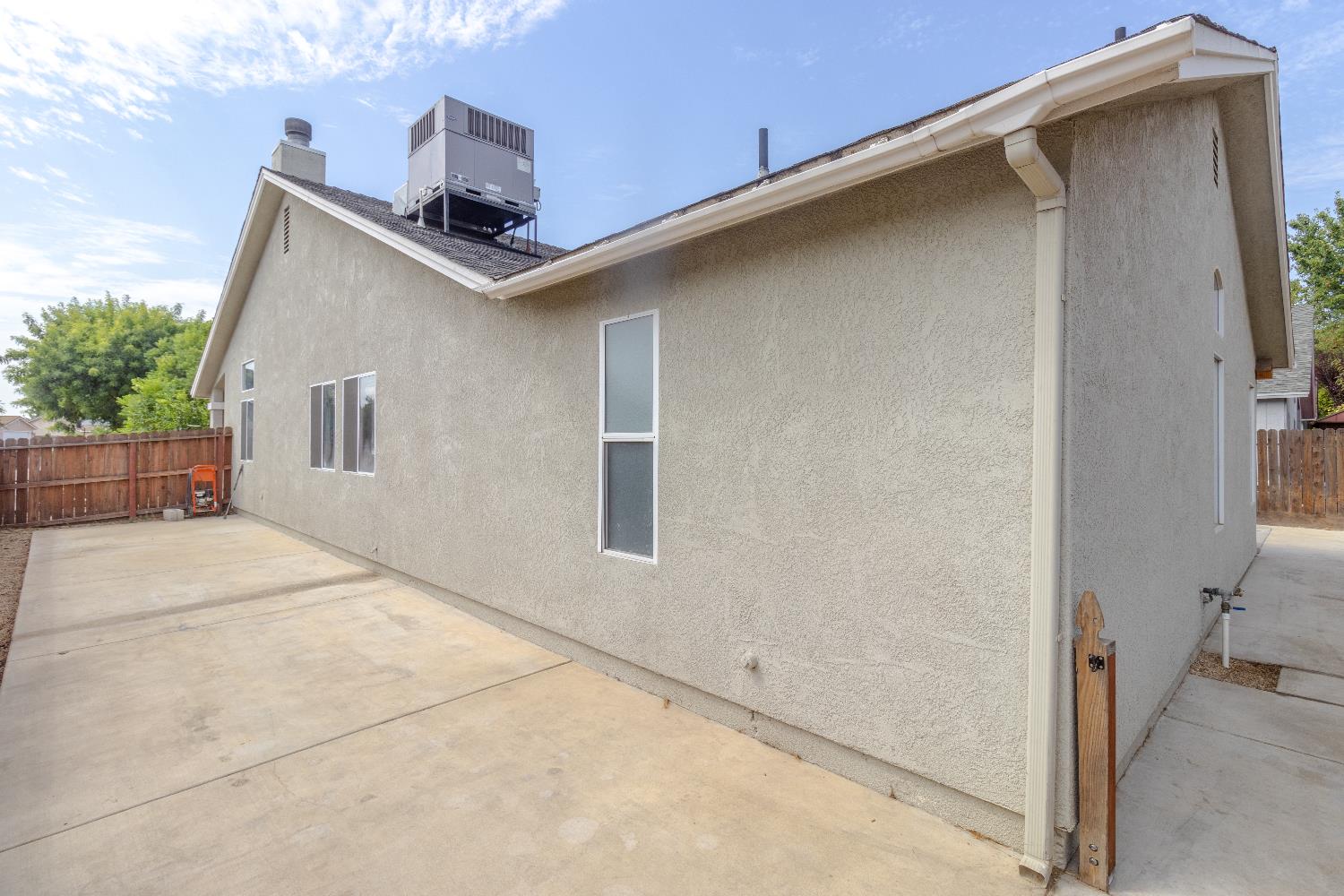 5504 W Browning Ave, Fresno, CA 93722