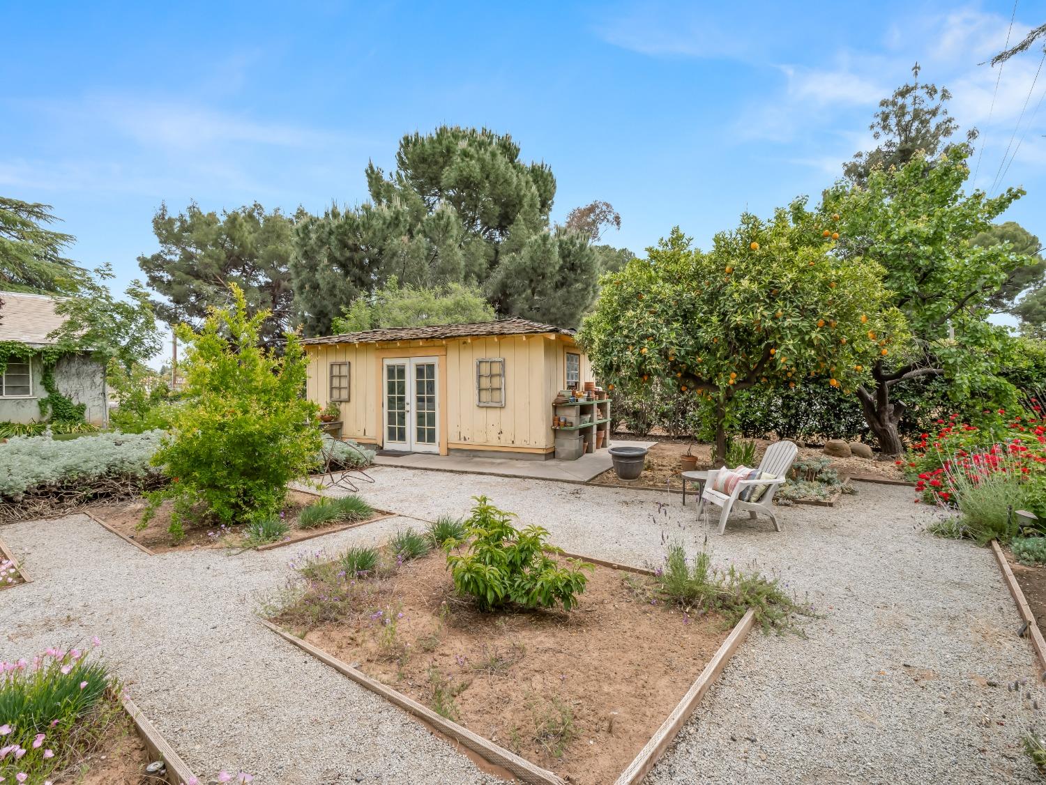 6043 N Forkner Ave, Fresno, CA 93711