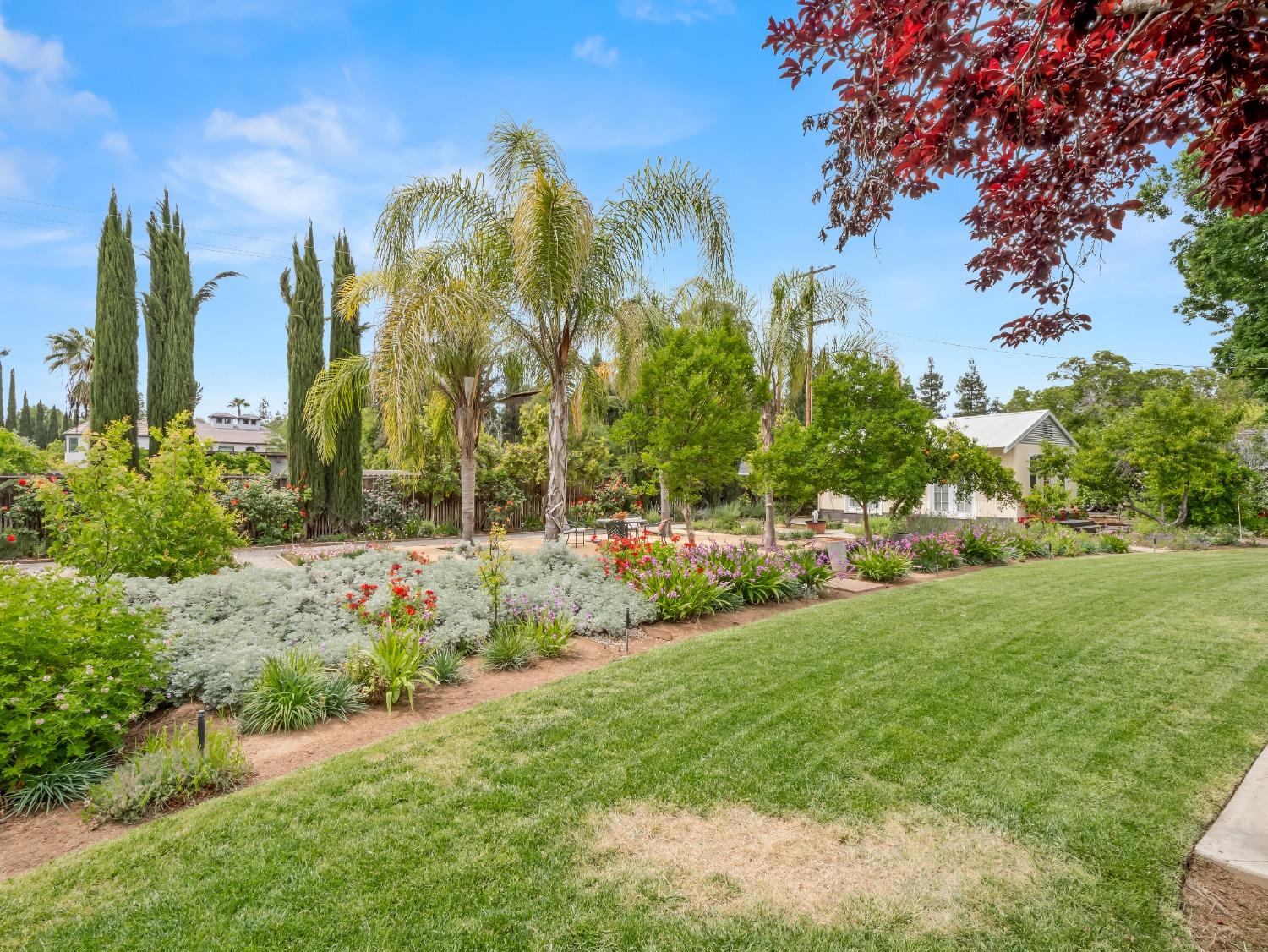 6043 N Forkner Ave, Fresno, CA 93711