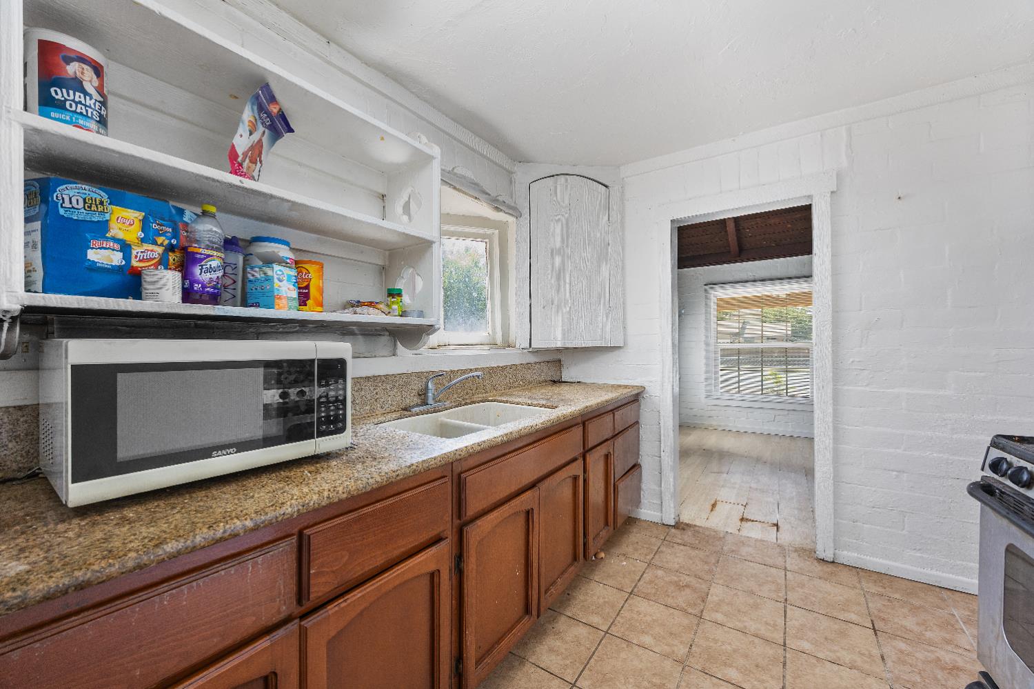 523 S 8Th St, Fresno, CA 93702