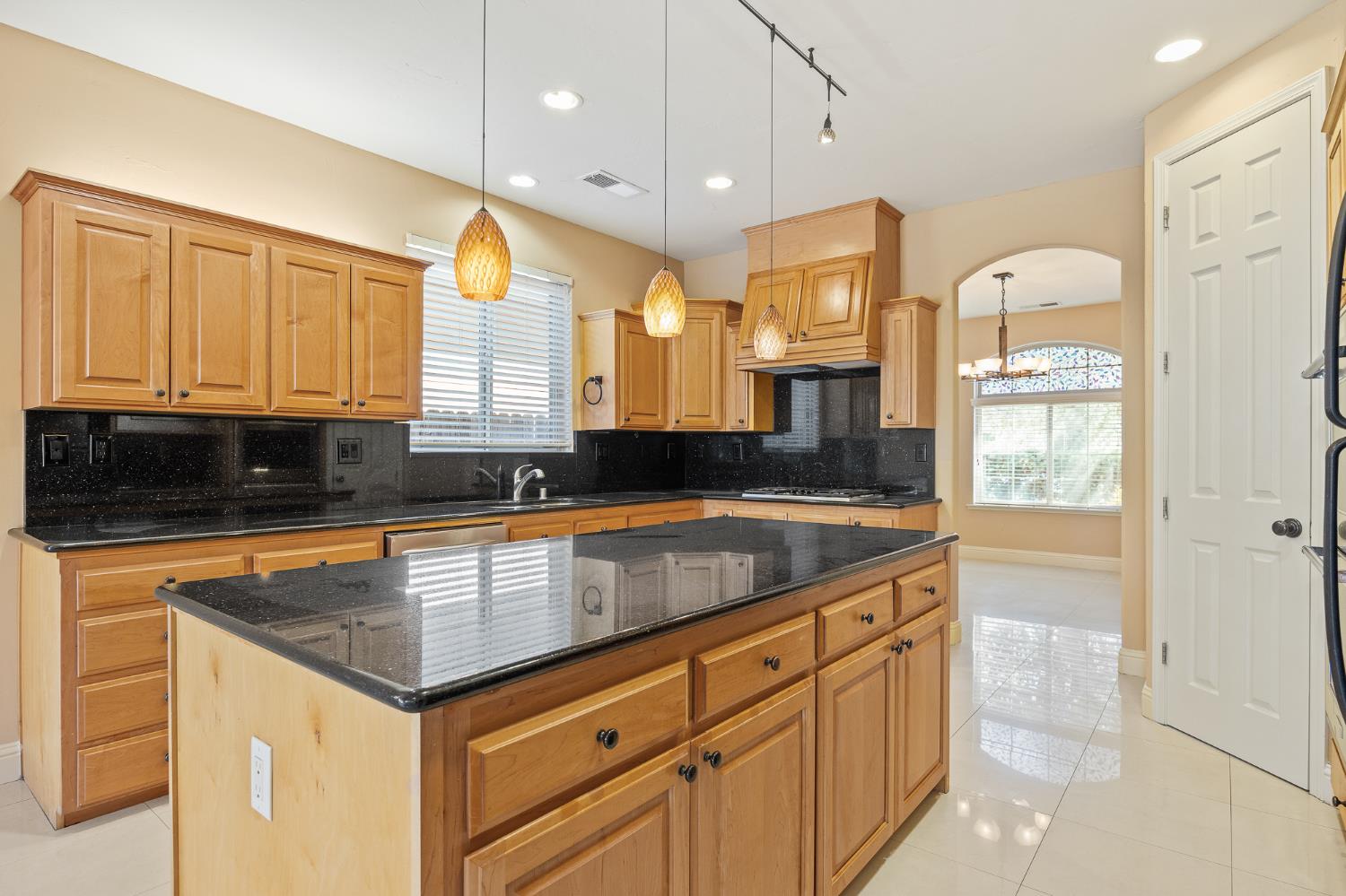 6640 W Celeste Ave, Fresno, CA 93723
