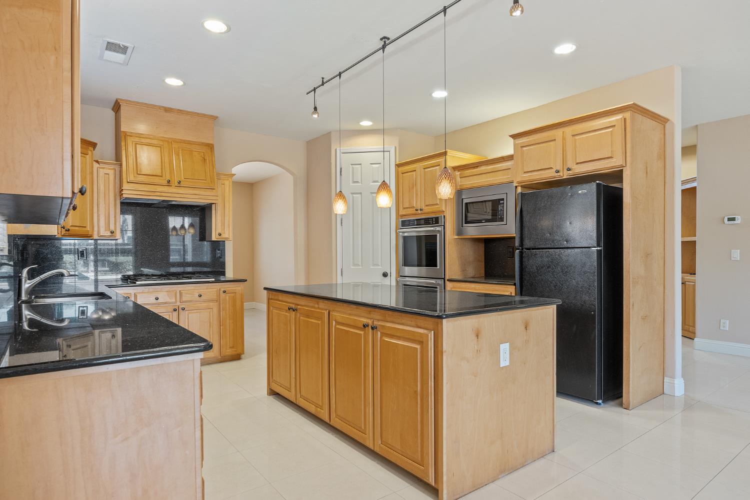 6640 W Celeste Ave, Fresno, CA 93723