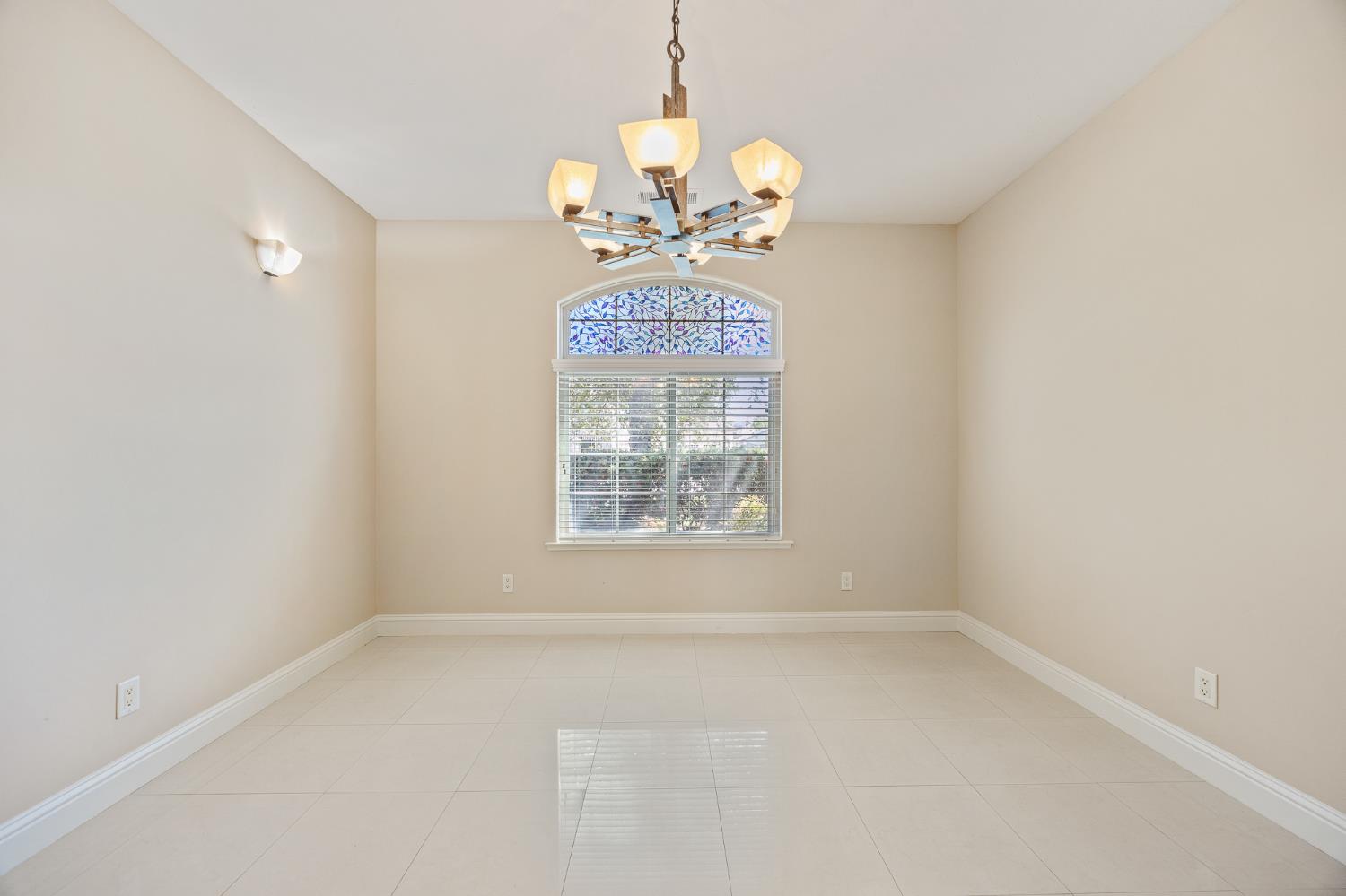 6640 W Celeste Ave, Fresno, CA 93723