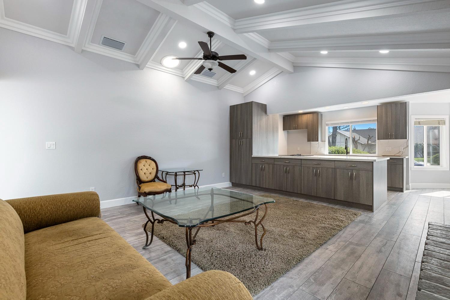 6701 N Dewey, Fresno, CA 93711