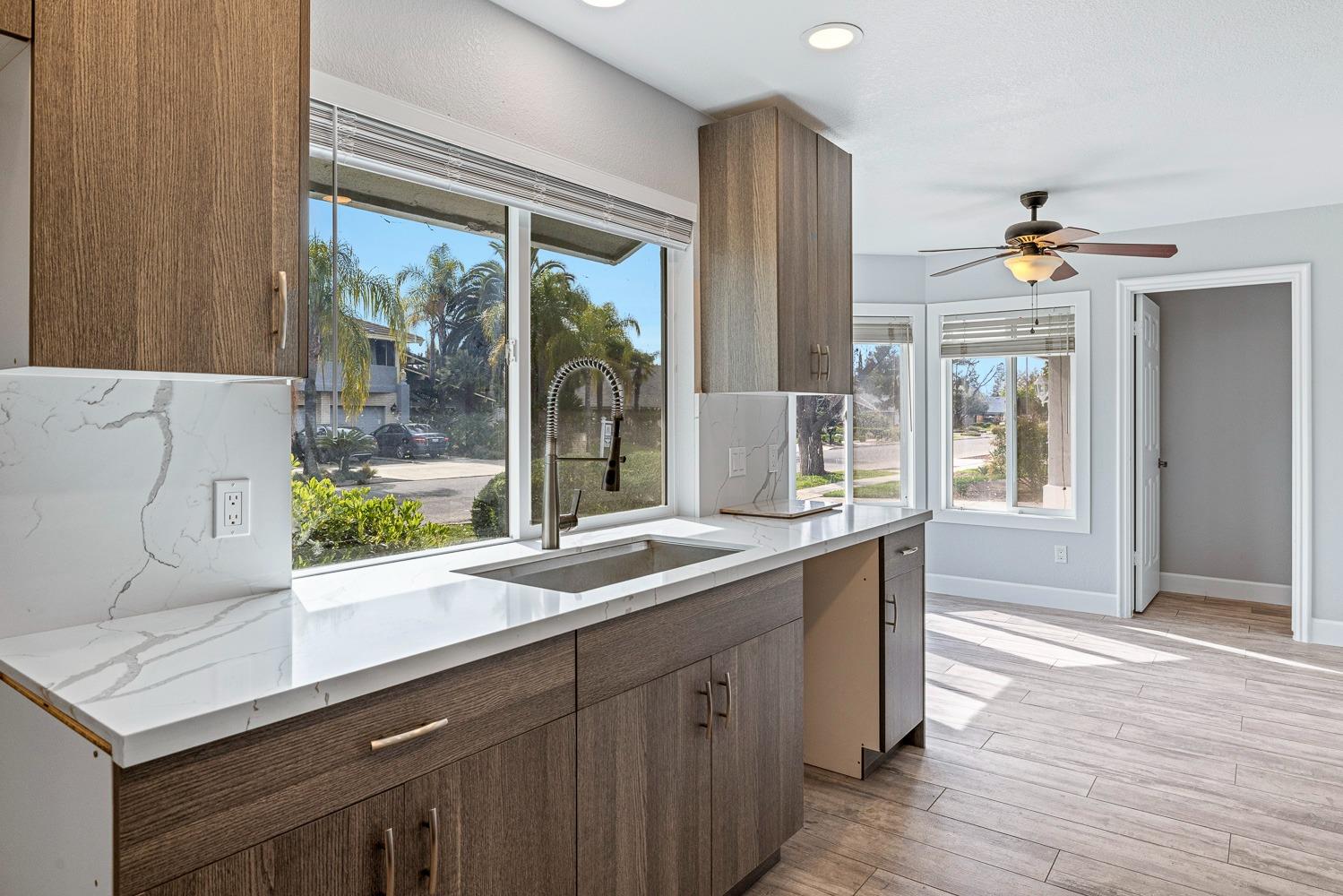 6701 N Dewey, Fresno, CA 93711