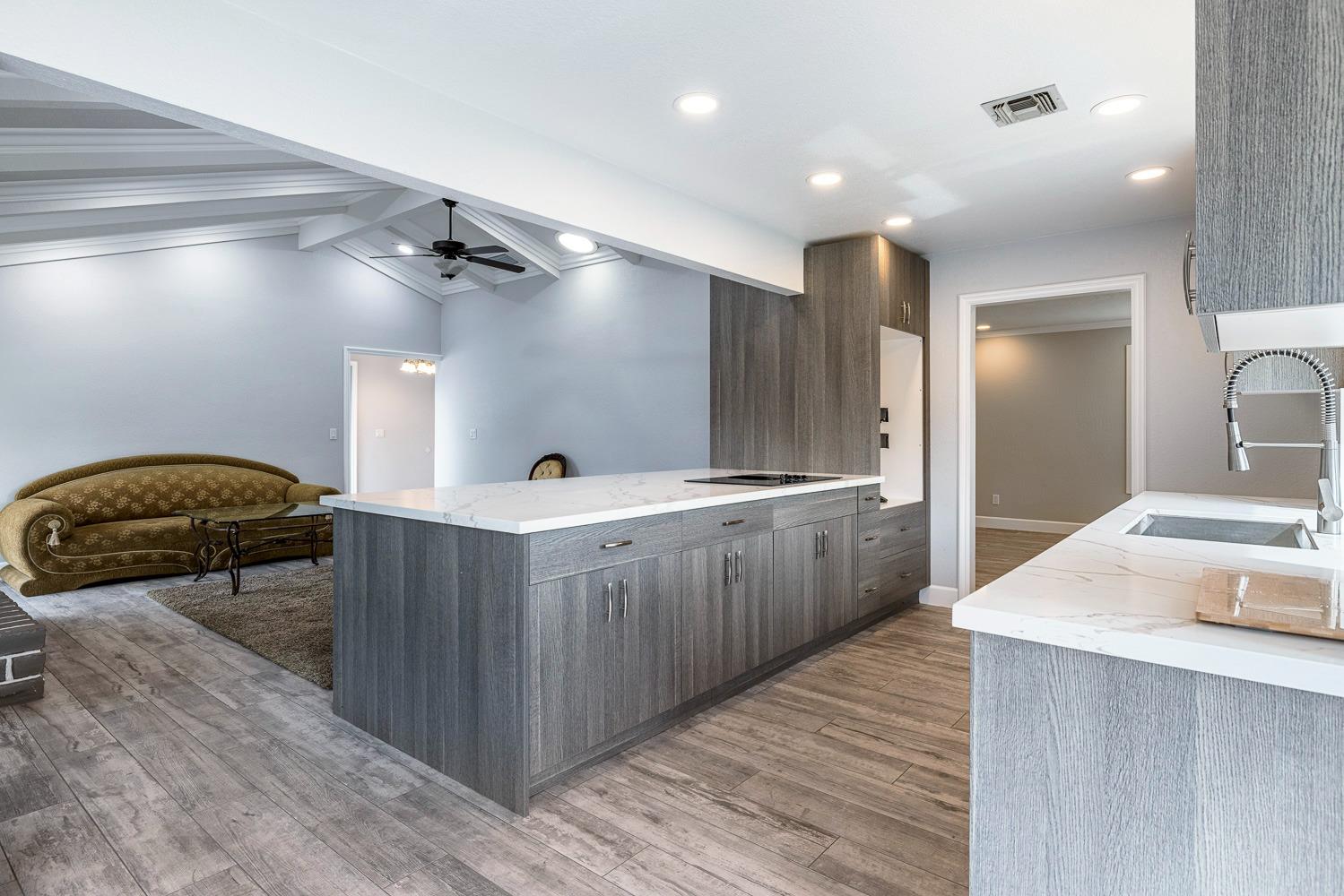 6701 N Dewey, Fresno, CA 93711