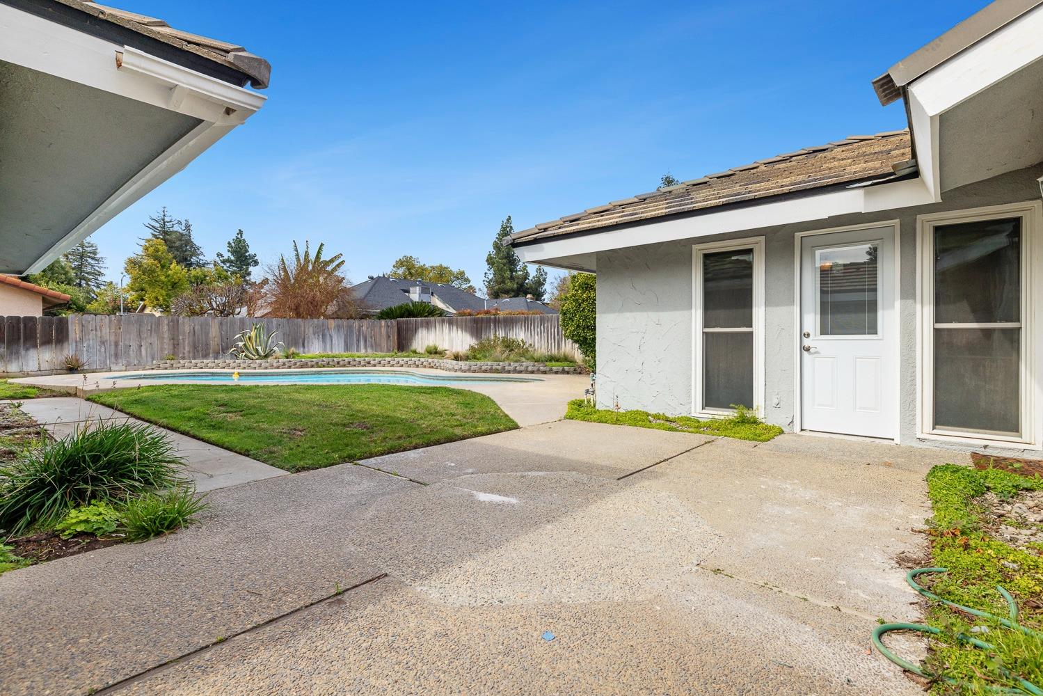 6701 N Dewey, Fresno, CA 93711