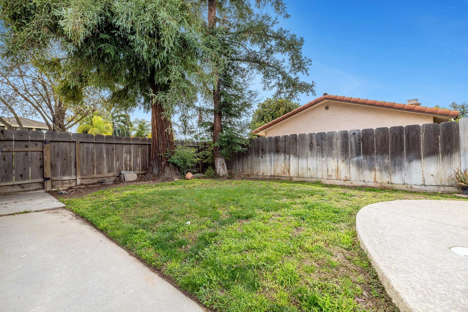 6701 N Dewey, Fresno, CA 93711