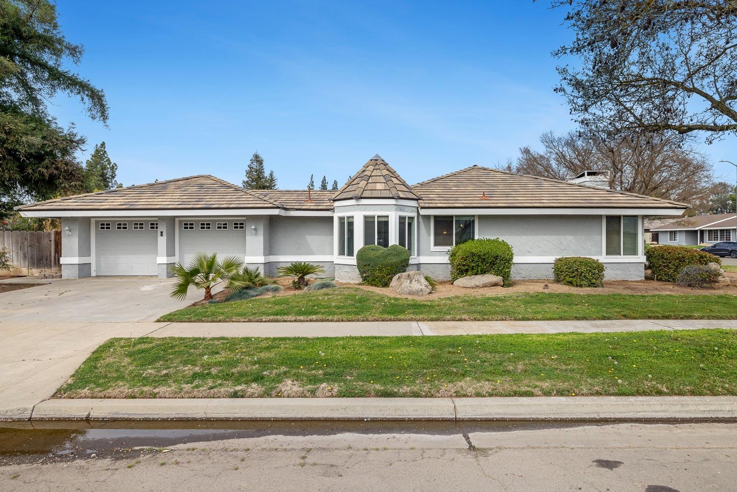 6701 N Dewey, Fresno, CA 93711