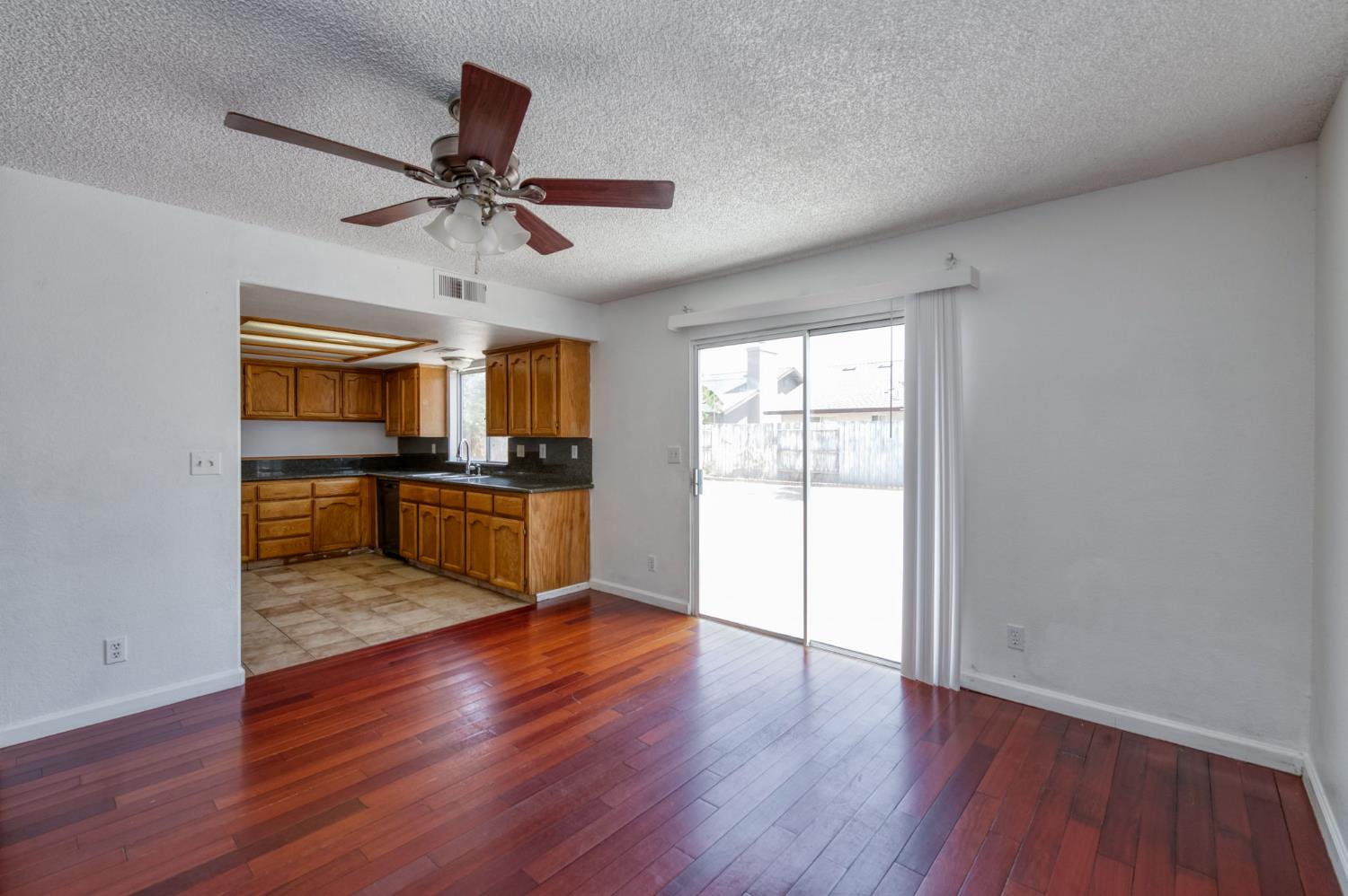 3340 N Dante Ave, Fresno, CA 93722