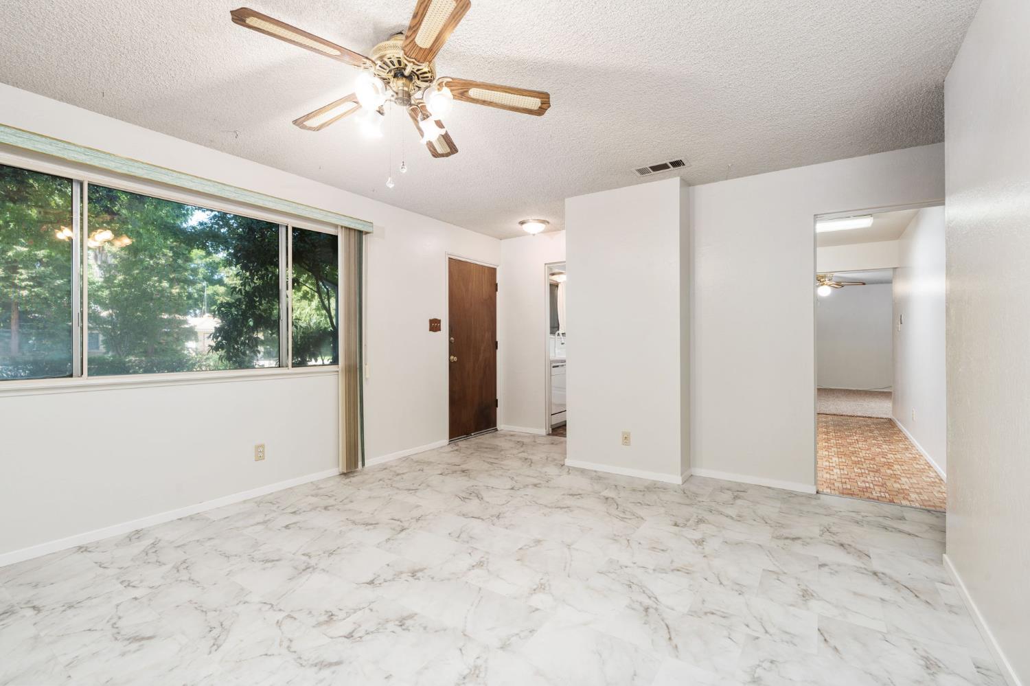 4484 N Woodson Ave, Fresno, CA 93705