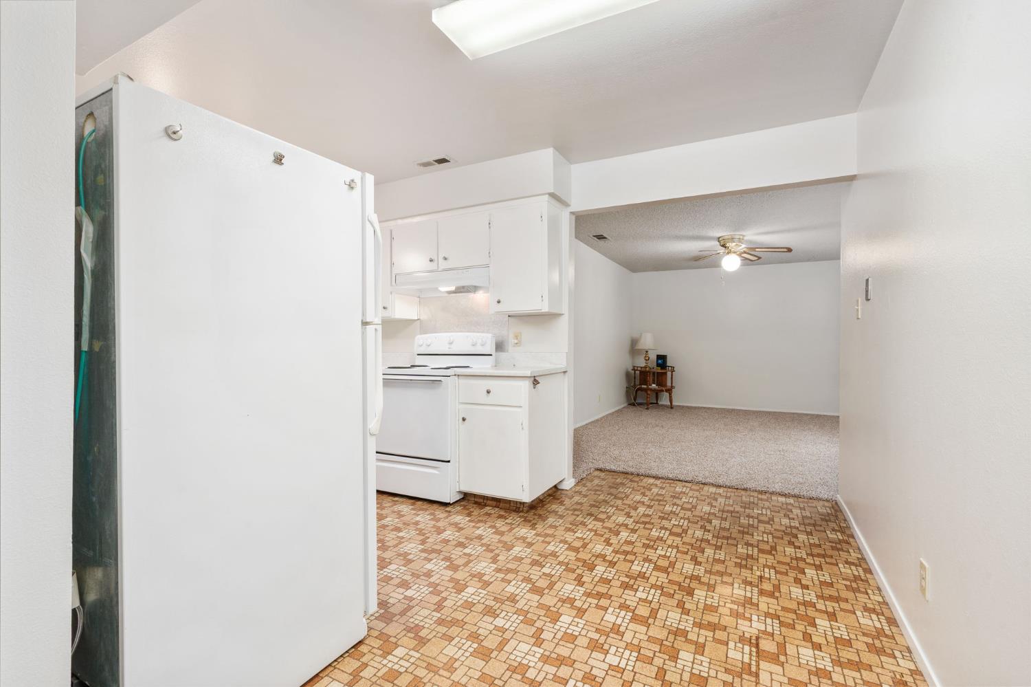 4484 N Woodson Ave, Fresno, CA 93705