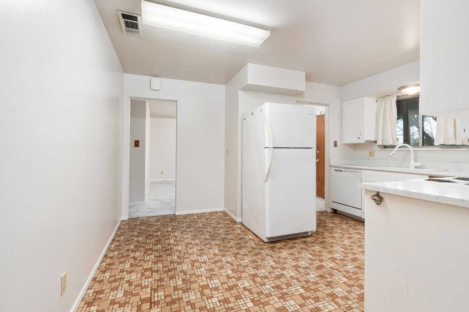 4484 N Woodson Ave, Fresno, CA 93705
