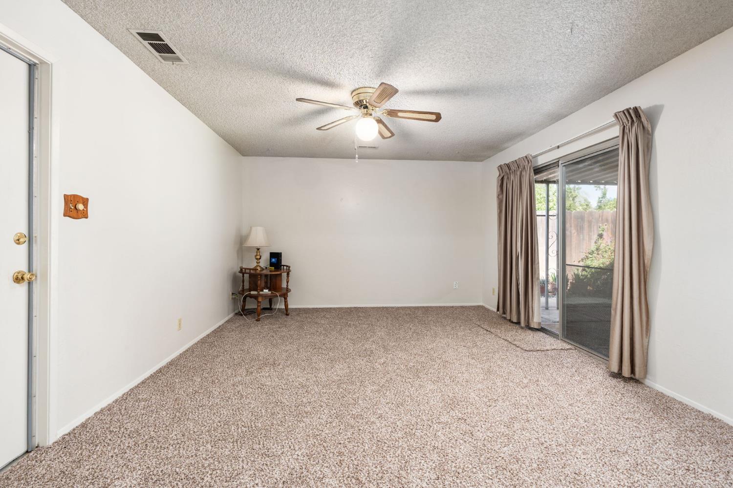 4484 N Woodson Ave, Fresno, CA 93705