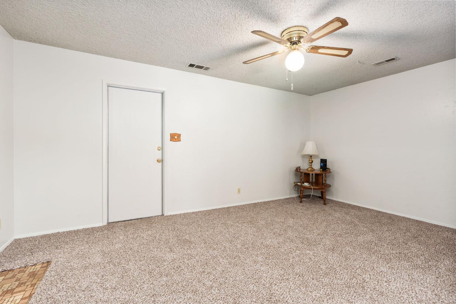 4484 N Woodson Ave, Fresno, CA 93705