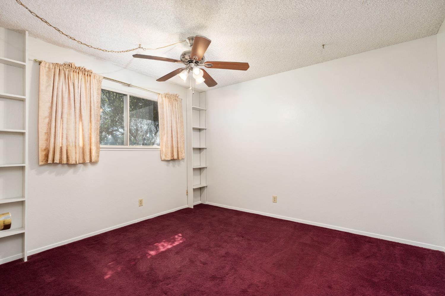 4484 N Woodson Ave, Fresno, CA 93705