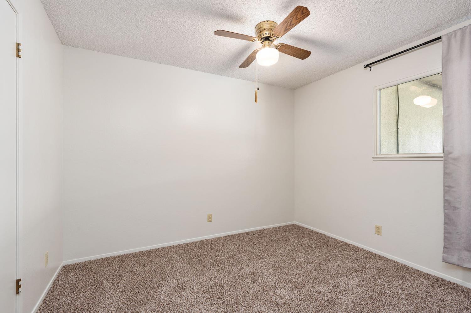 4484 N Woodson Ave, Fresno, CA 93705