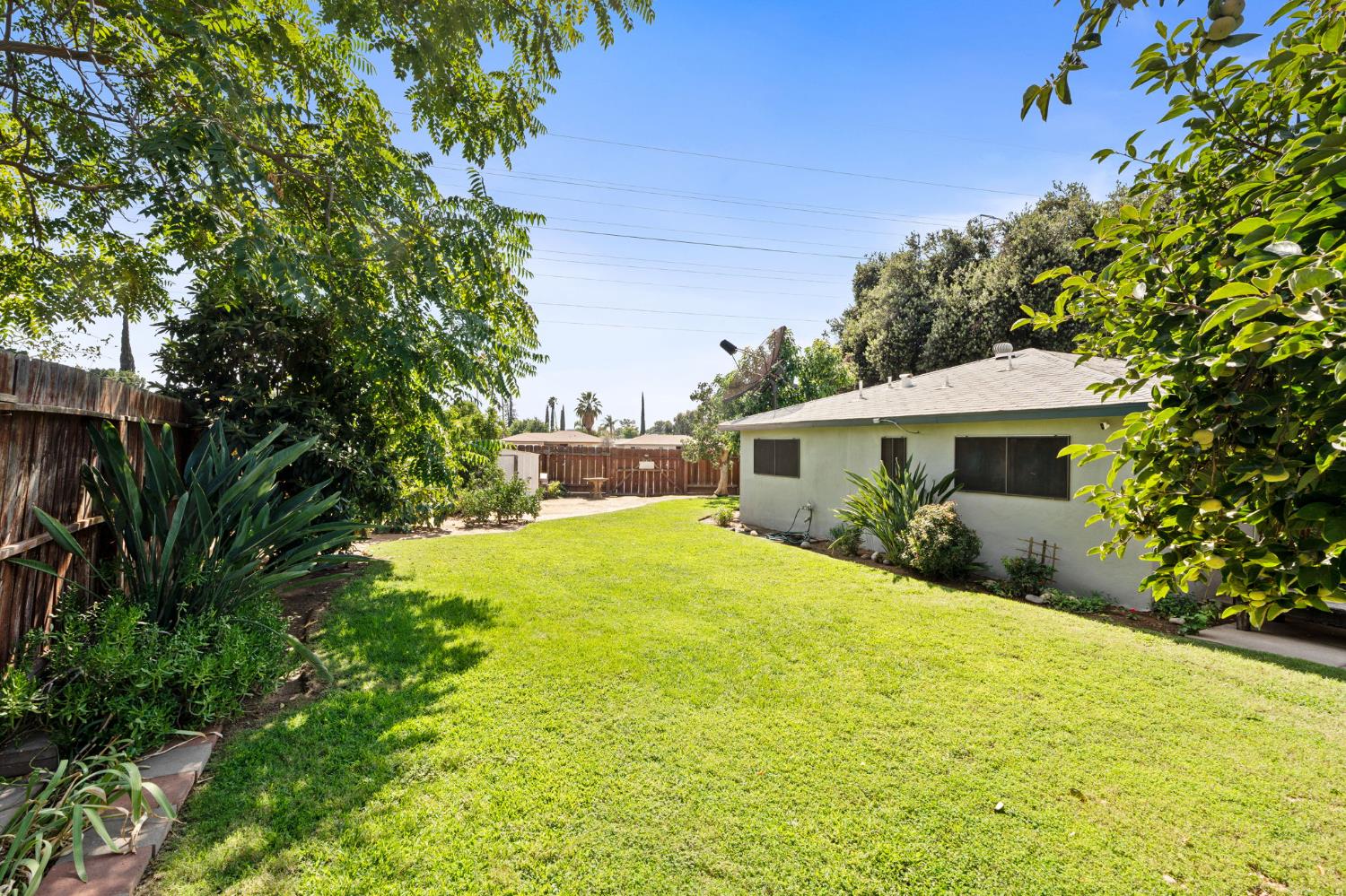 4484 N Woodson Ave, Fresno, CA 93705