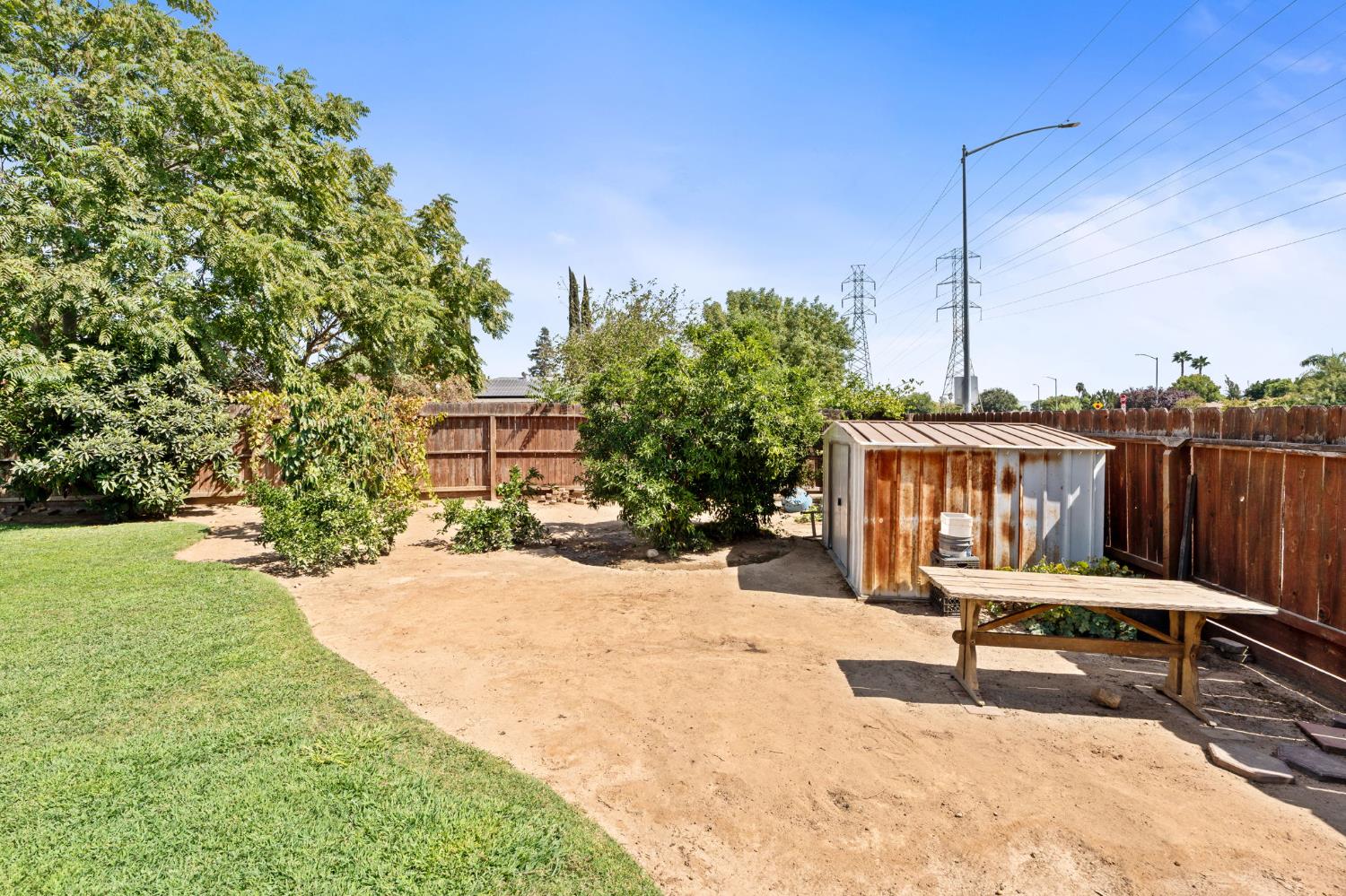 4484 N Woodson Ave, Fresno, CA 93705