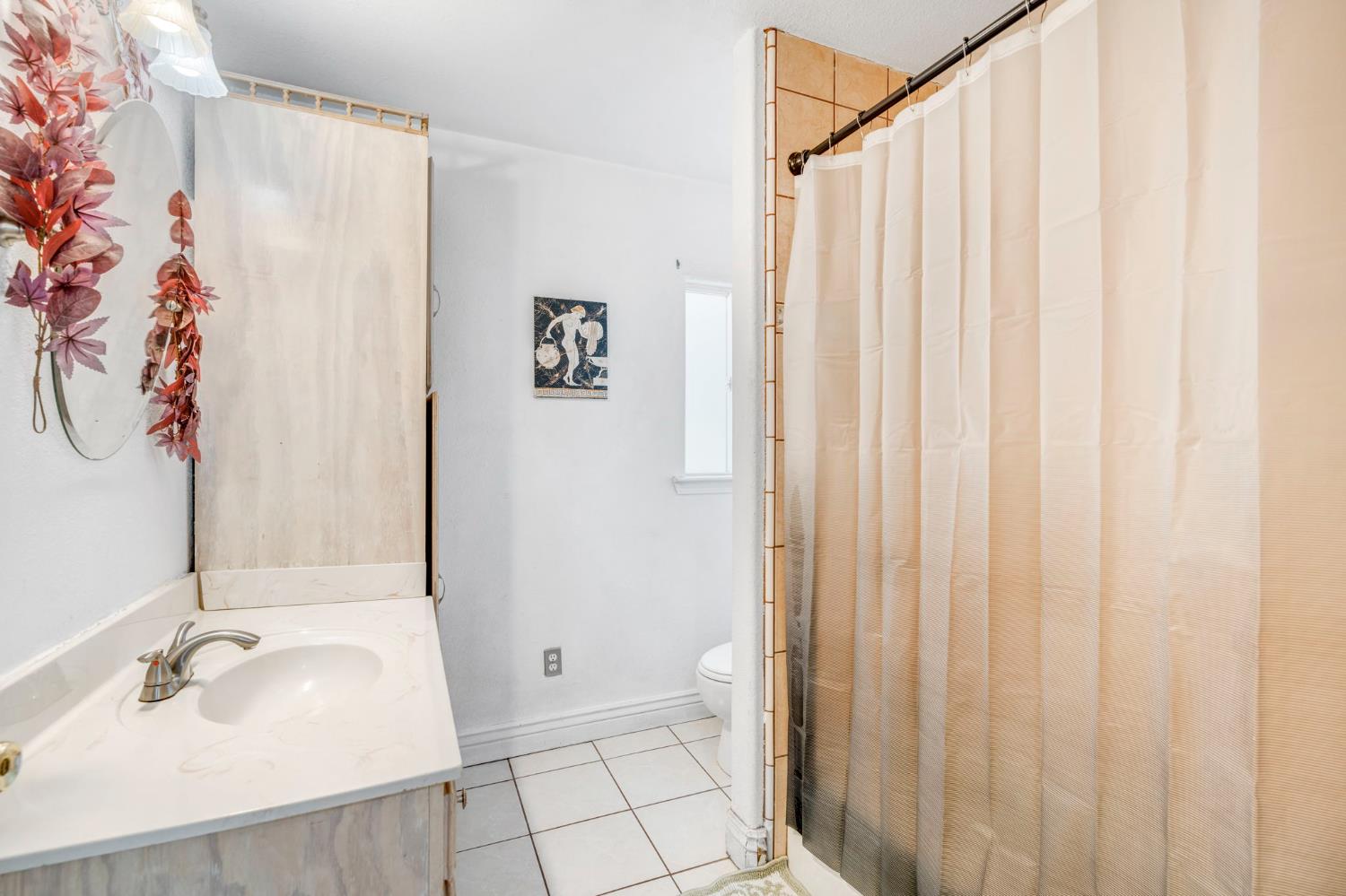 1562 N Fay Ave, Fresno, CA 93728