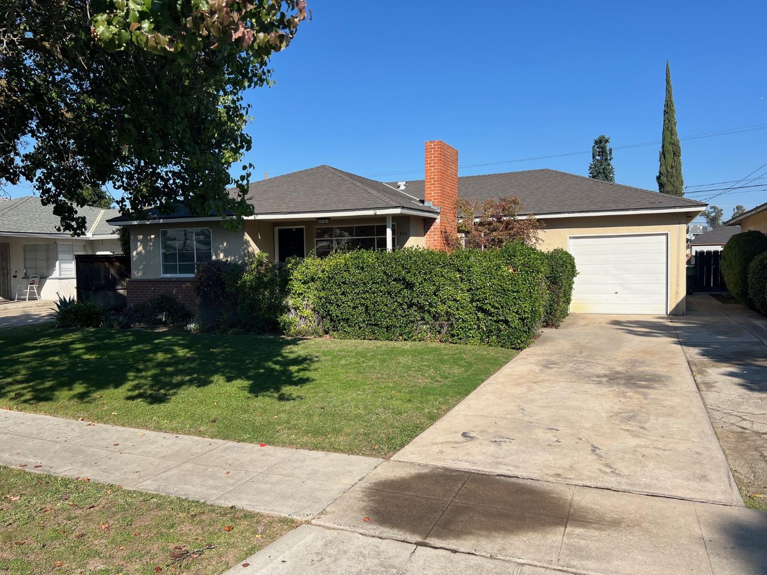 424 W Robinson Ave, Fresno, CA 93705