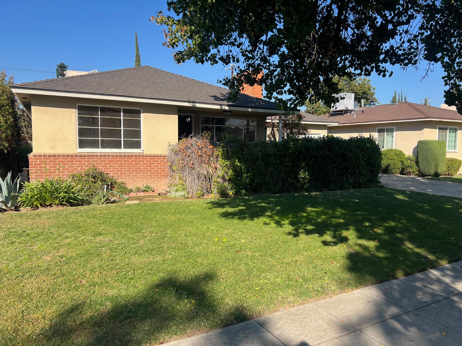 424 W Robinson Ave, Fresno, CA 93705