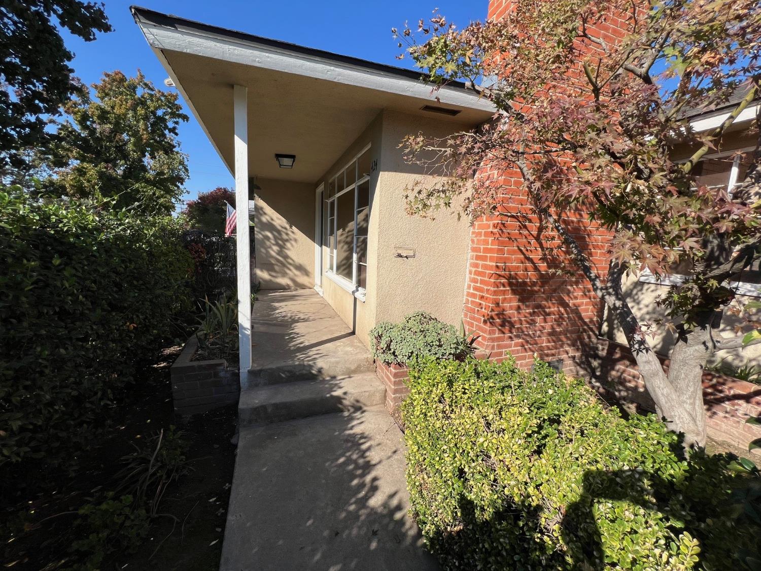 424 W Robinson Ave, Fresno, CA 93705