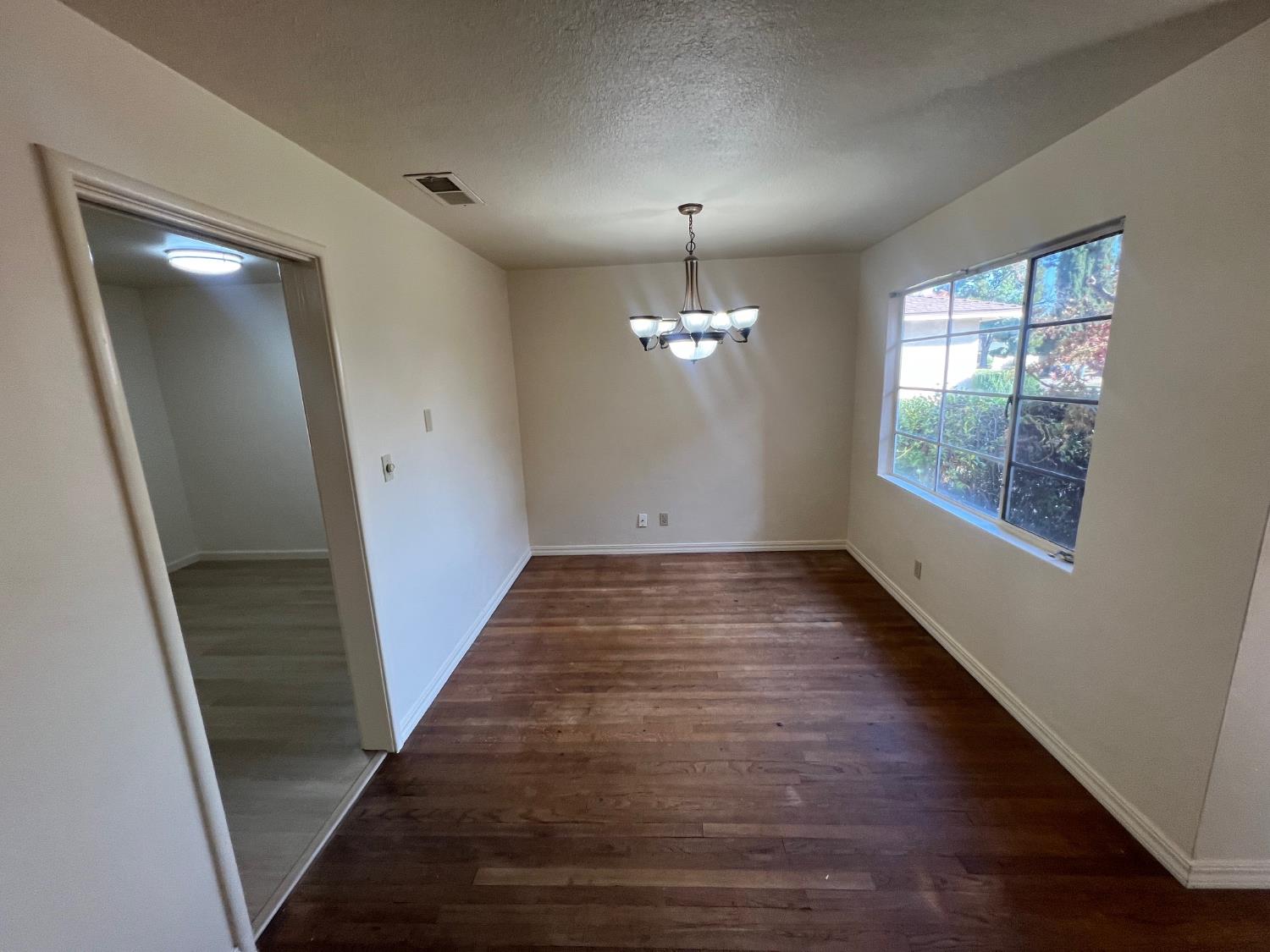 424 W Robinson Ave, Fresno, CA 93705