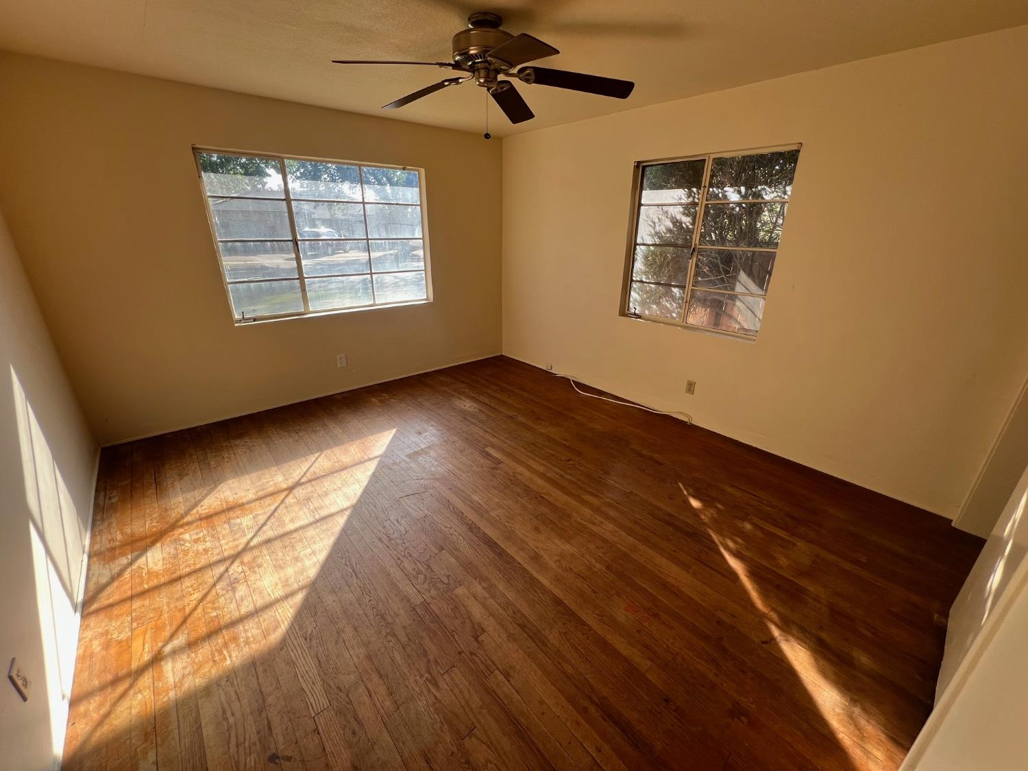 424 W Robinson Ave, Fresno, CA 93705