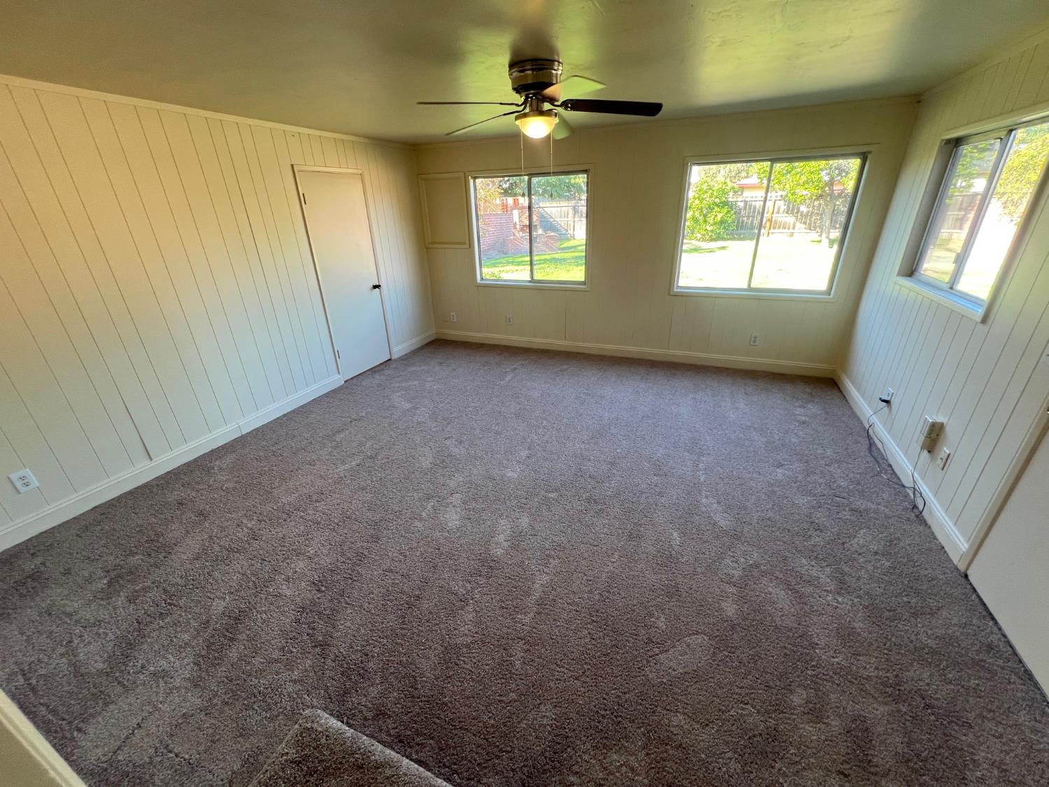 424 W Robinson Ave, Fresno, CA 93705