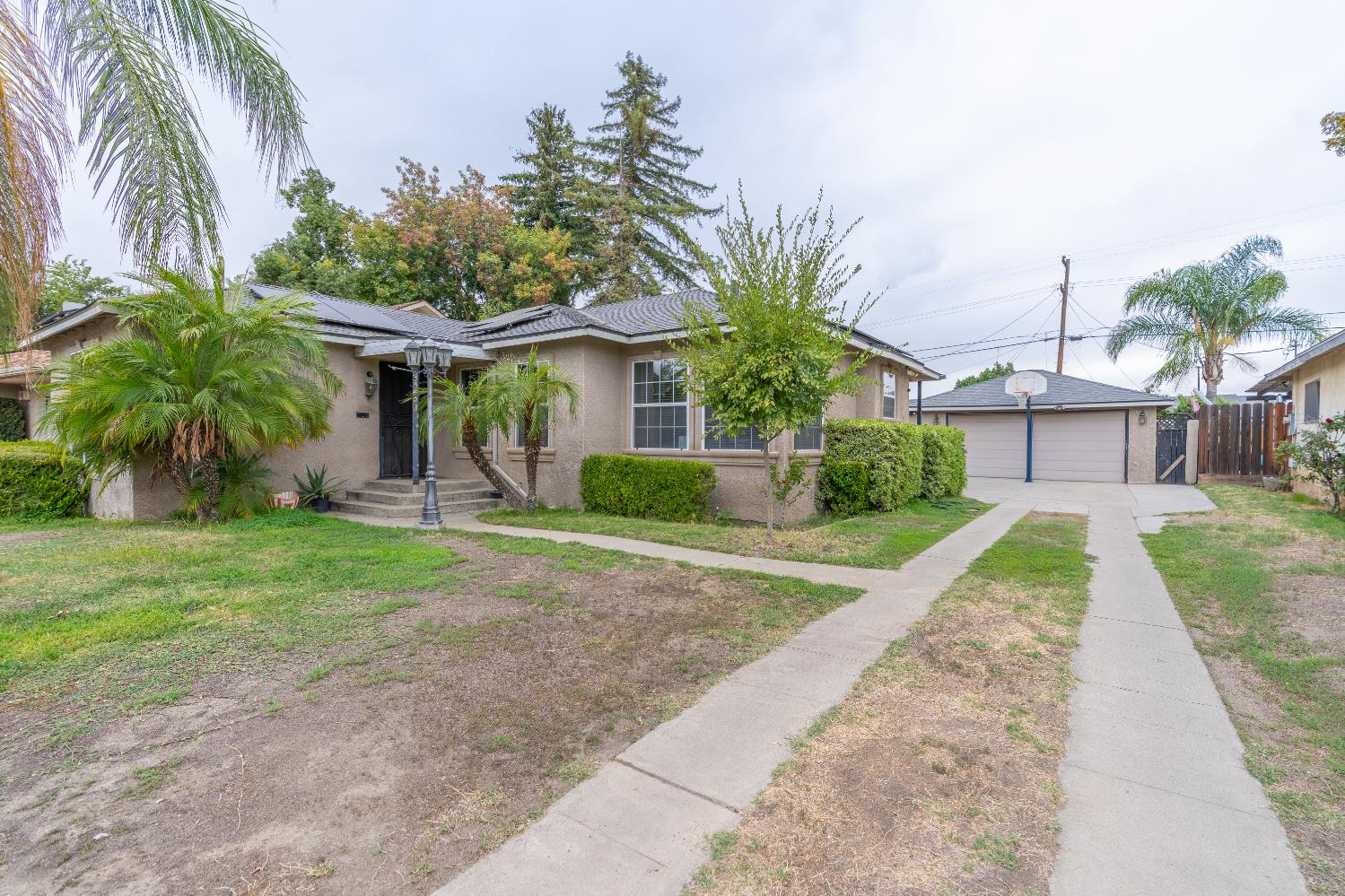 3343 E Weldon Ave, Fresno, CA 93703