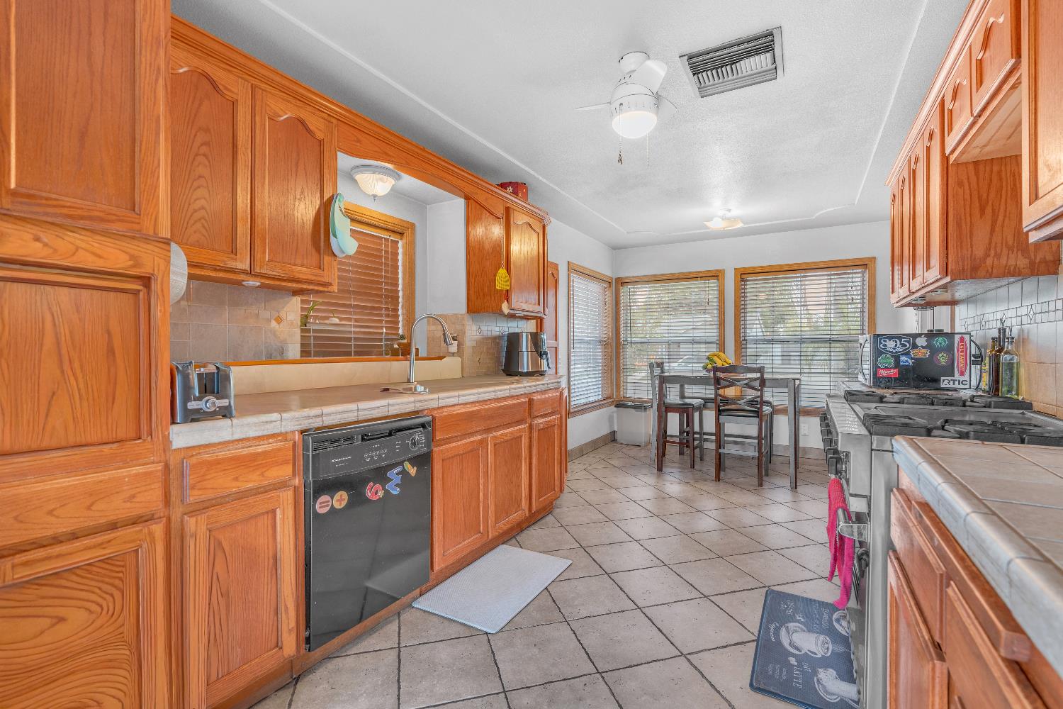 3343 E Weldon Ave, Fresno, CA 93703