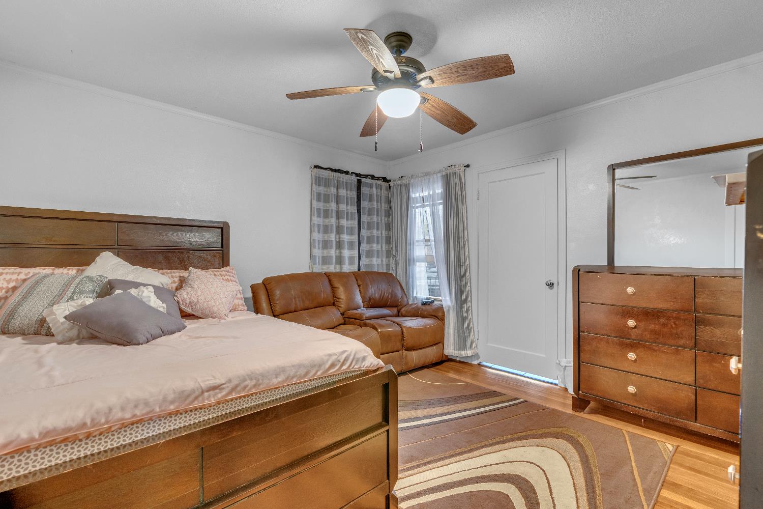 3343 E Weldon Ave, Fresno, CA 93703