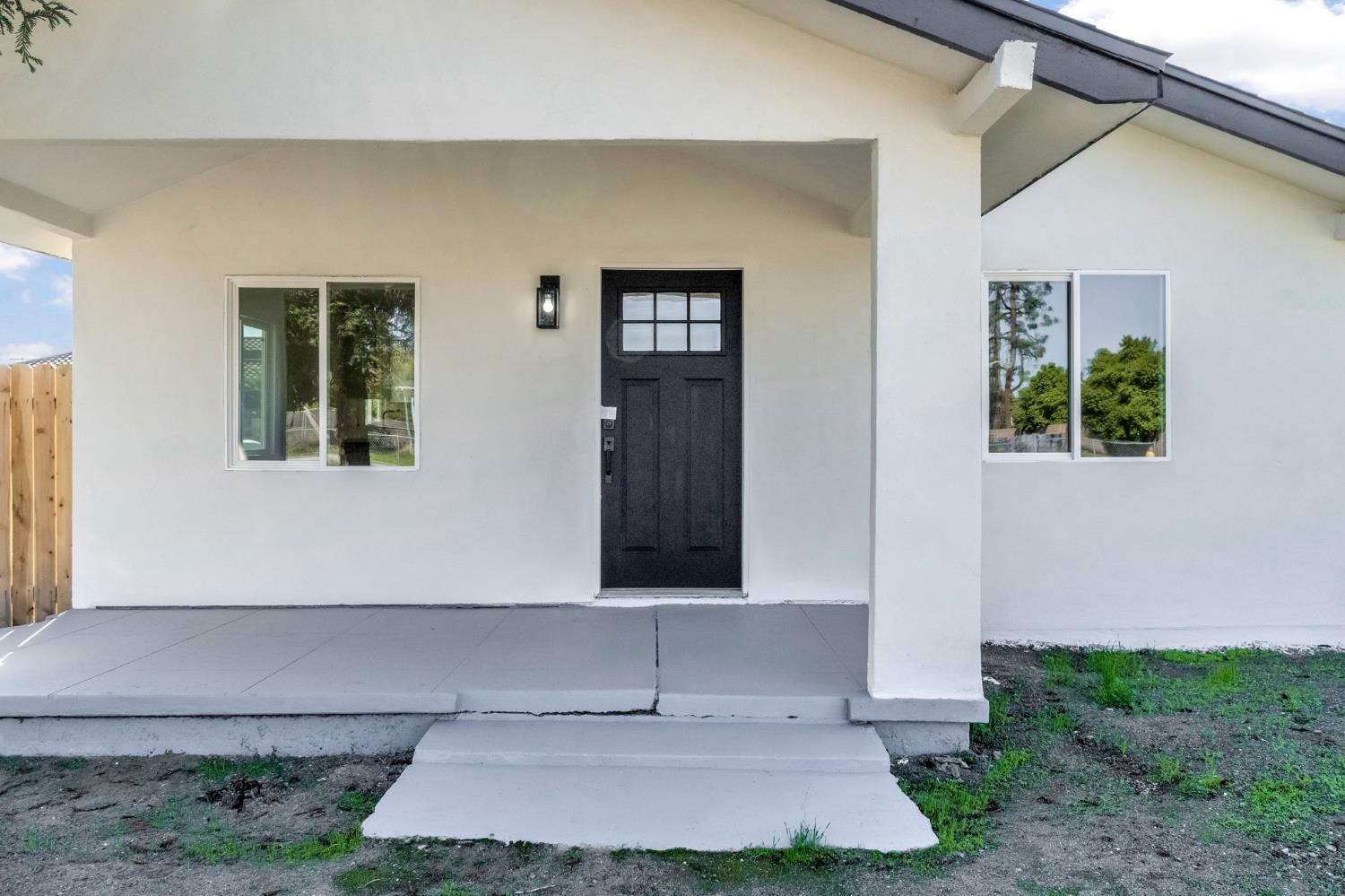 2443 W Floradora Ave, Fresno, CA 93728