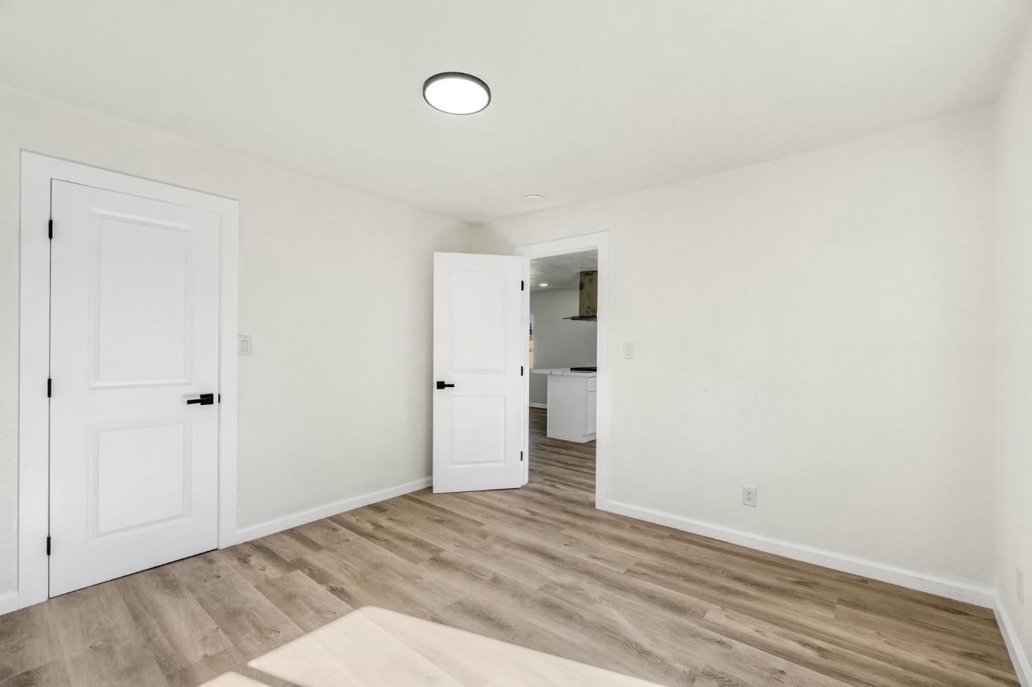 2443 W Floradora Ave, Fresno, CA 93728