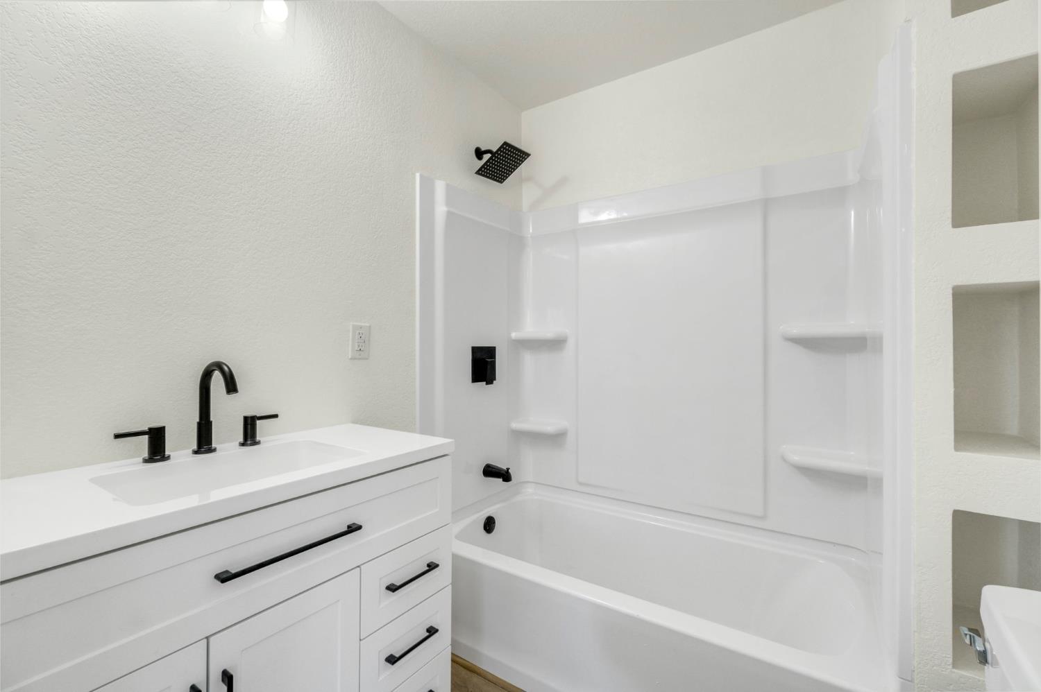 2443 W Floradora Ave, Fresno, CA 93728