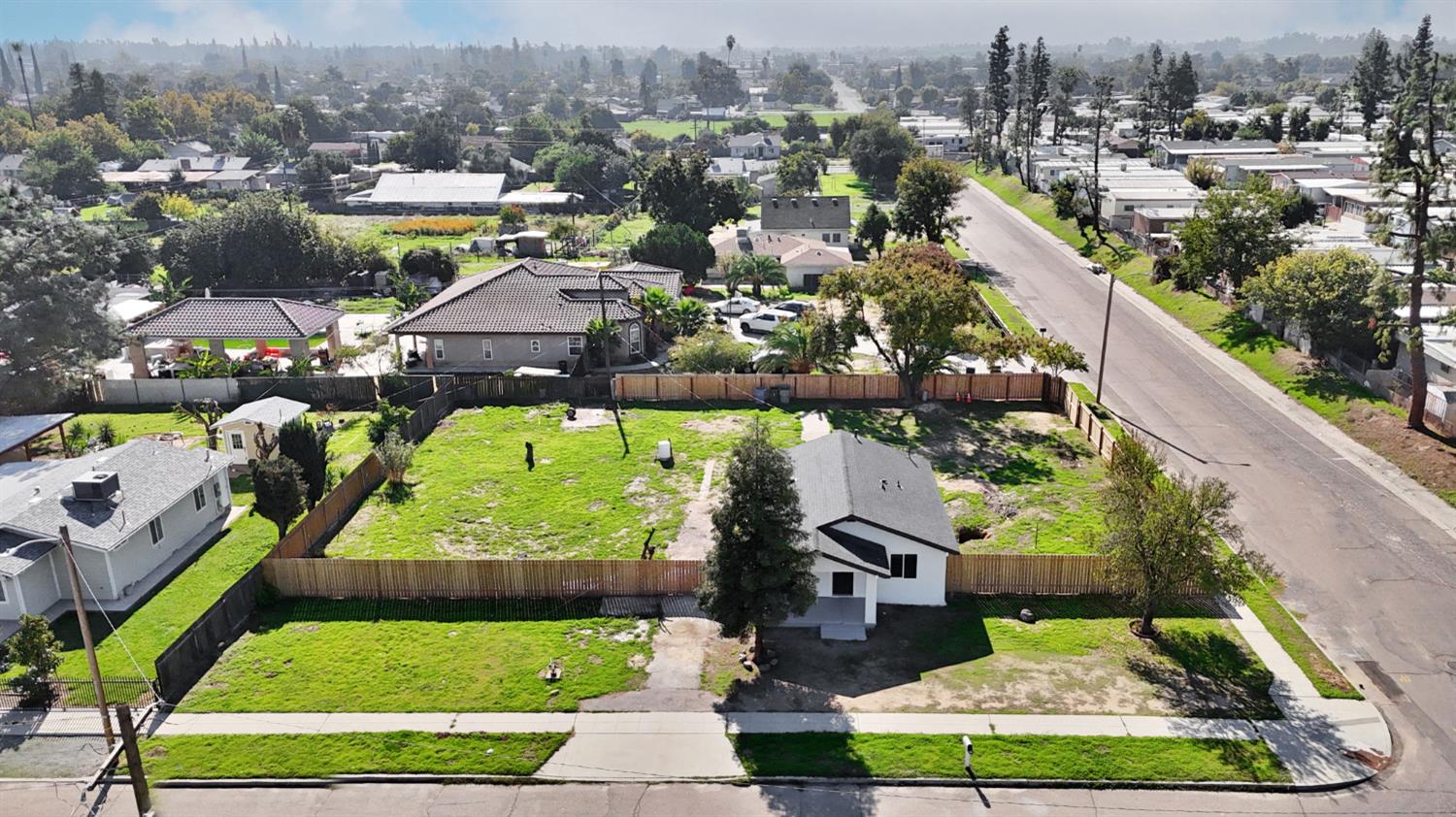 2443 W Floradora Ave, Fresno, CA 93728