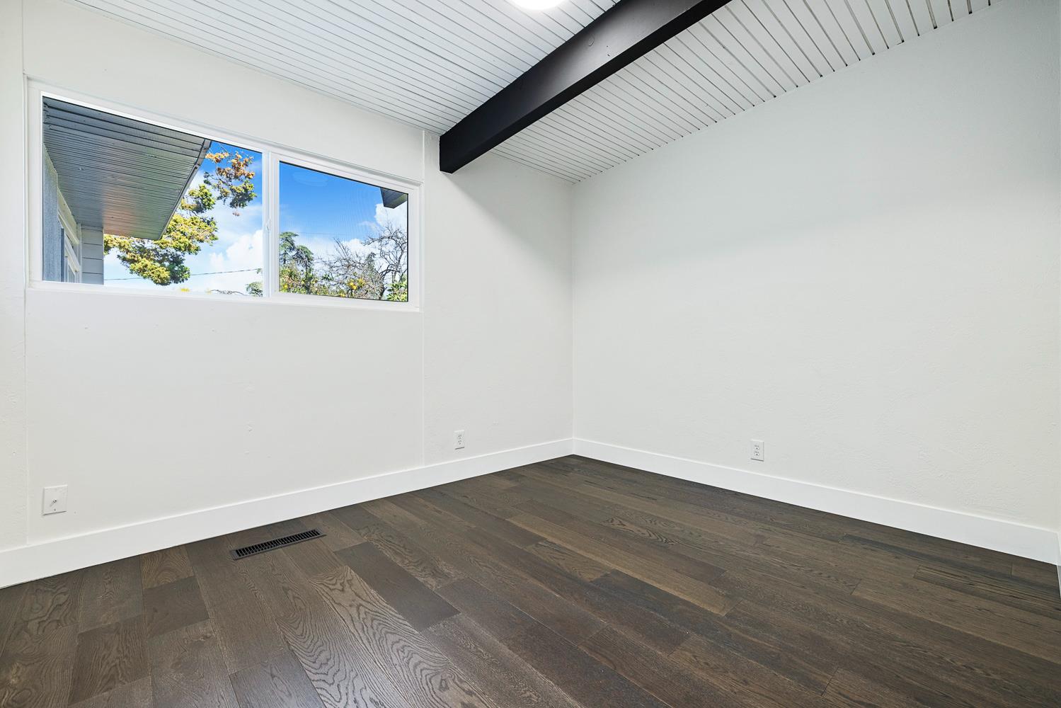 3862 N Orchard St, Fresno, CA 93726